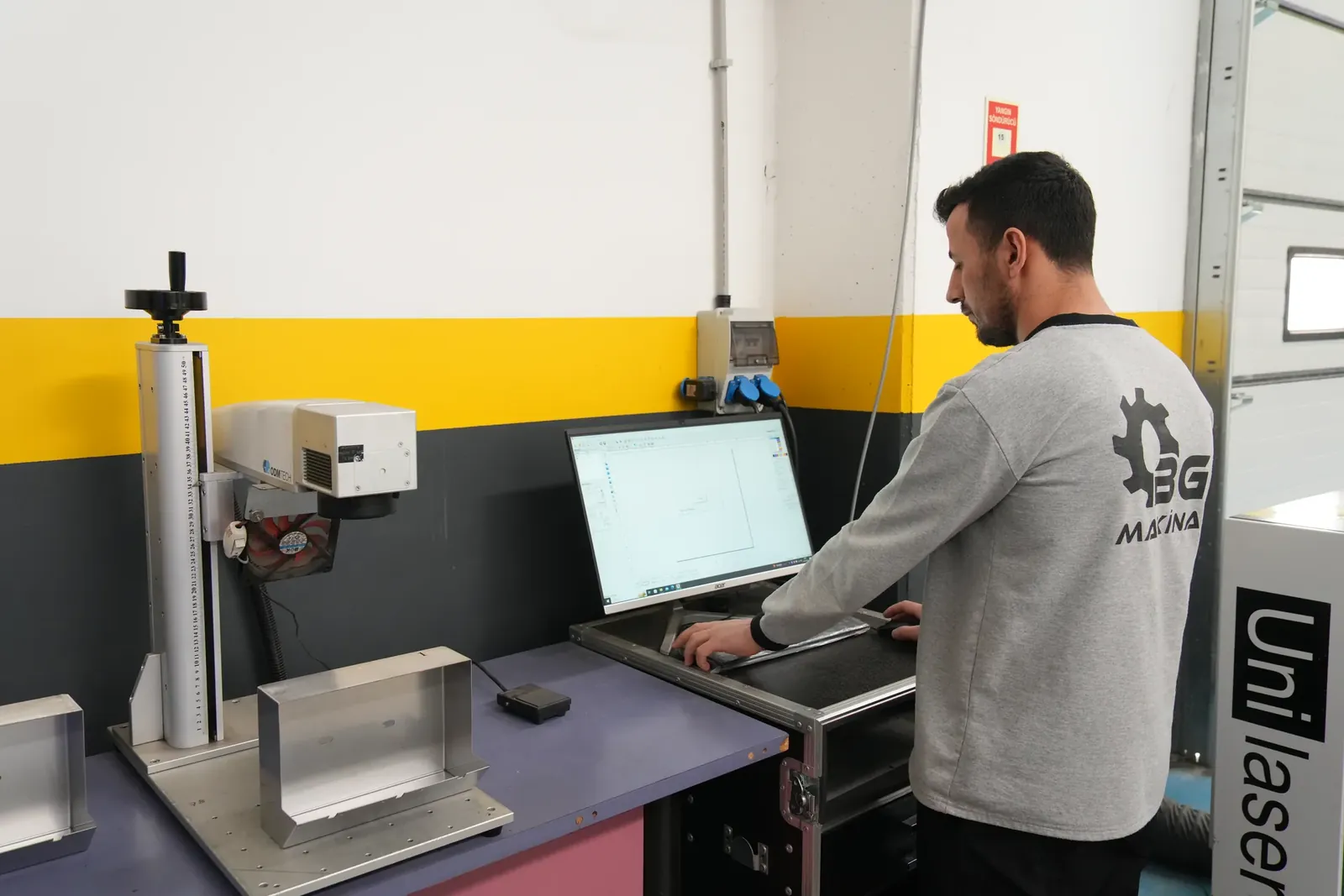 Fabrika 05 Bg Operator Unilaser